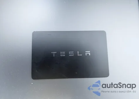 2022 Tesla Model Y Performance Dual Motor All-Wheel Drive z USA, uszkodzony, nr VIN 7SAYGDEF5NF404605